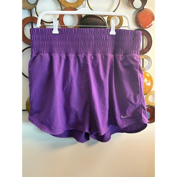 Women’s purple Nike high rise waist shorts xl - Picture 1 of 3